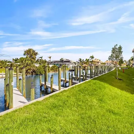 Gulf Access With Boat Slip, Heated Saltwater Pool, Dog-Friendly - Bacino Vista #301 - Roelens Villa